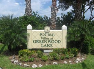 5711 Greenwood Cir, Naples, FL 34112