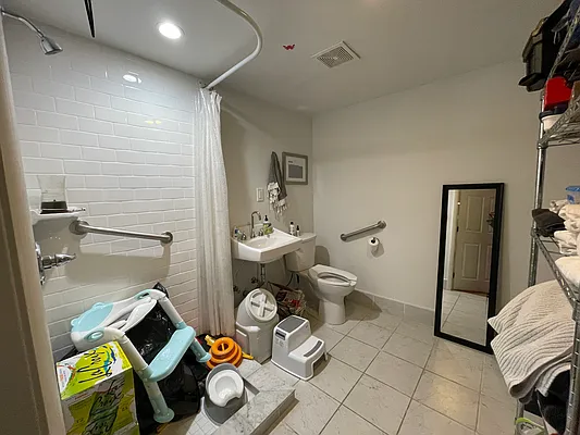 Rented by Realty Collective | media 16