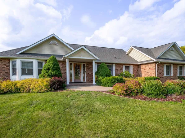 11130 E Golf View Dr, Galena, IL 61036