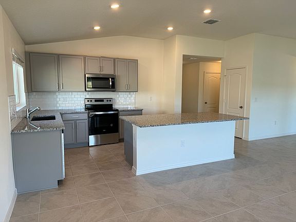 3rd image of 3453 Barringer Dr SE