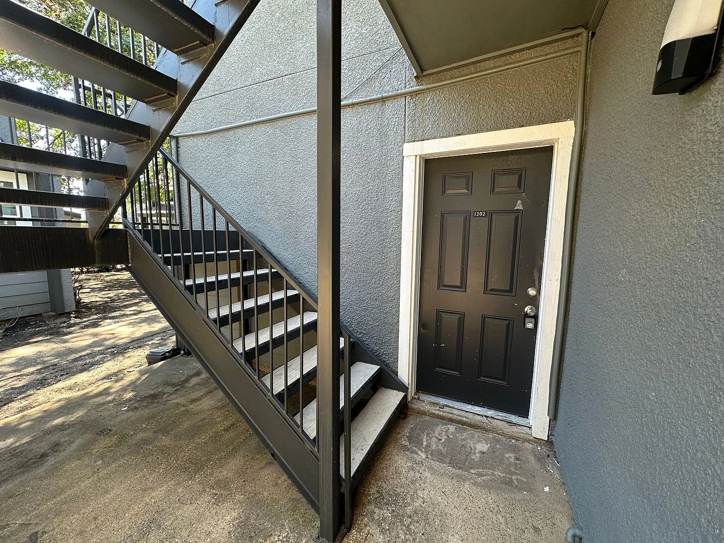 Wonderful first floor unit close to Richland College! — Photo 2