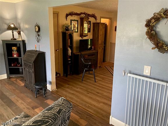 5th image of 202 Ridgewood Blvd
