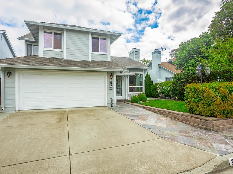 2256 Emerald Hills Cir — Photo 2