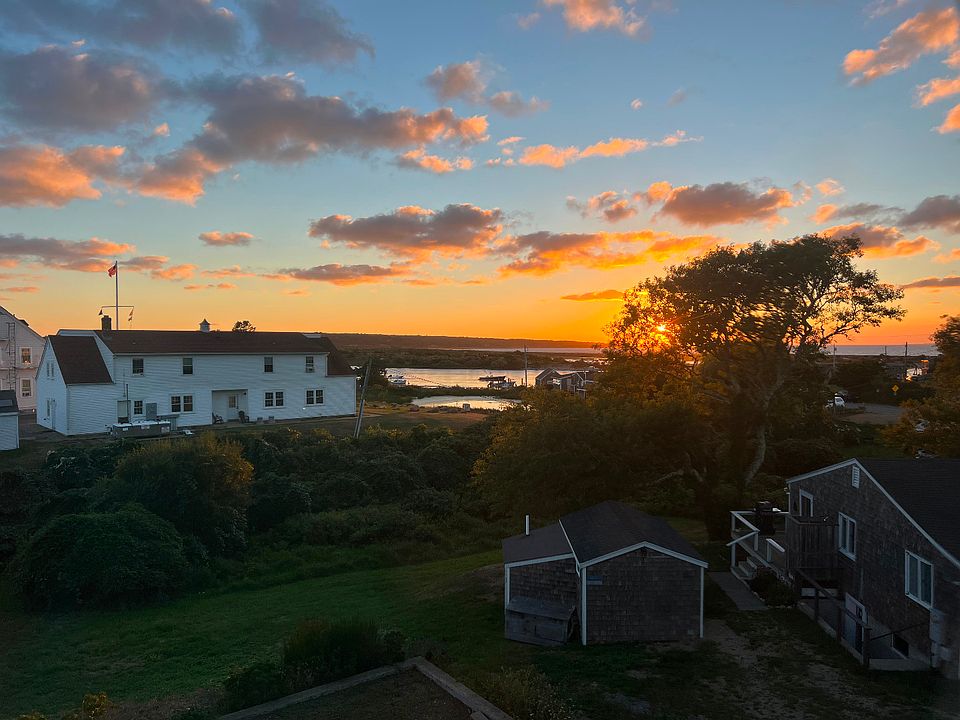 10 Mollys Way, Chilmark, MA 02535 MLS 39908 Zillow