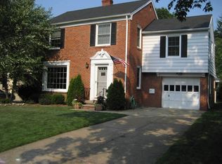 1189 Bates Rd, Rocky River, OH 44116