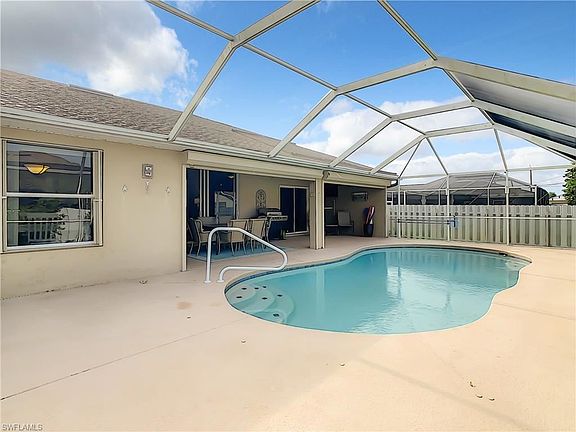 3rd image of 4226 SW 14th Pl
