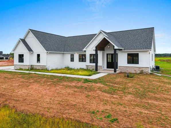 3161 Trinity Ct, De Pere, WI 54115