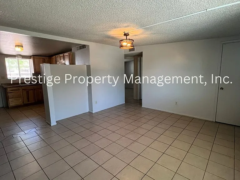 2302-2312 N Ralph Ave — Photo 17
