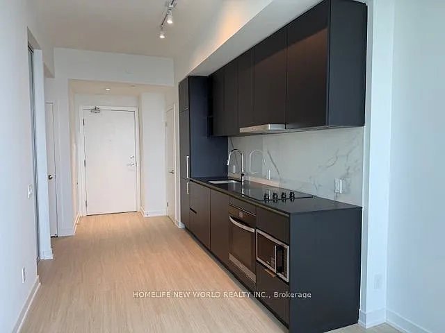 8 Wellesley St W #5802 — Photo 4