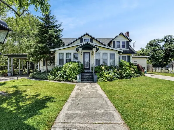 6126 Taylor St, Chincoteague, VA 23336