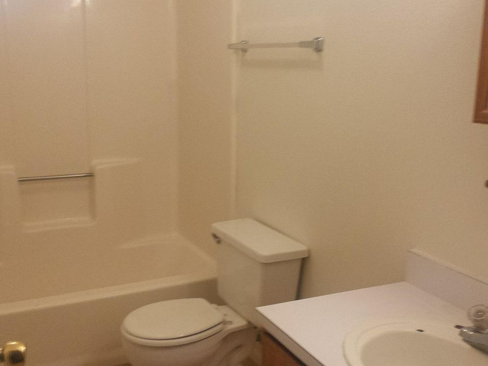 2nd image of 412 N F St #B