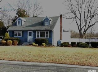 701 Old Medford Ave, Medford, NY 11763