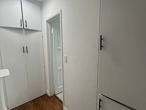 4th image of 4041 E 2nd St APT 3