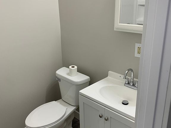 4th image of 311 E Superior St