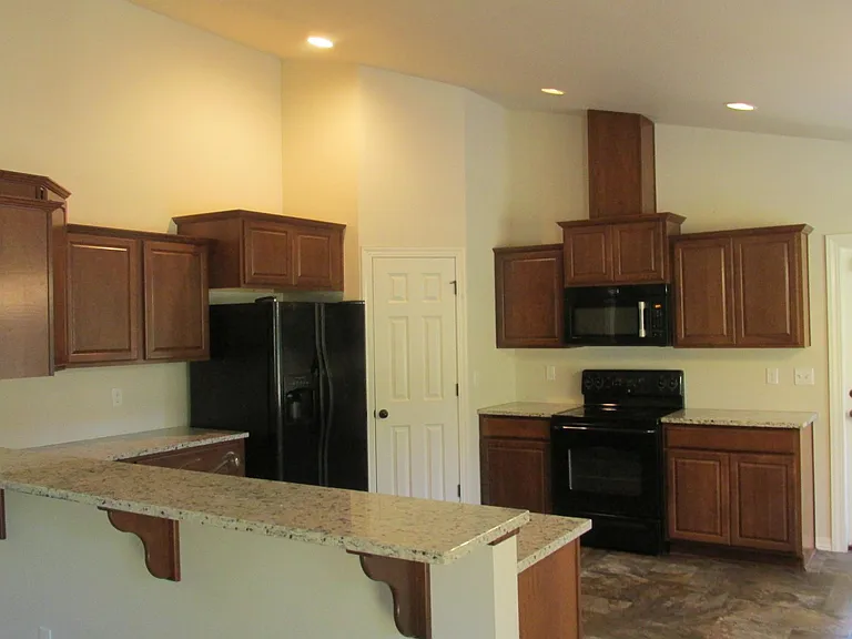 4748 Ida Dr — Photo 9