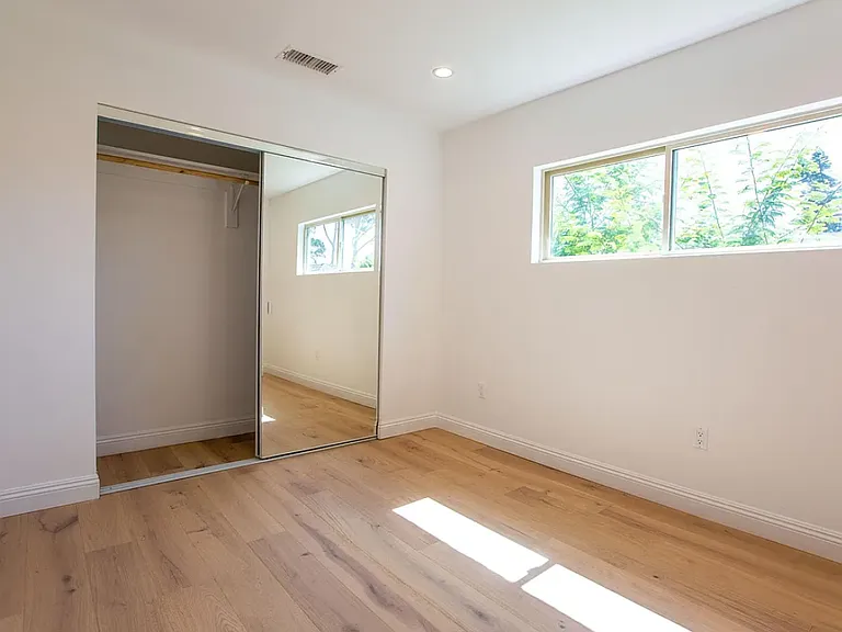 652 Vernon Ave #2 — Photo 5