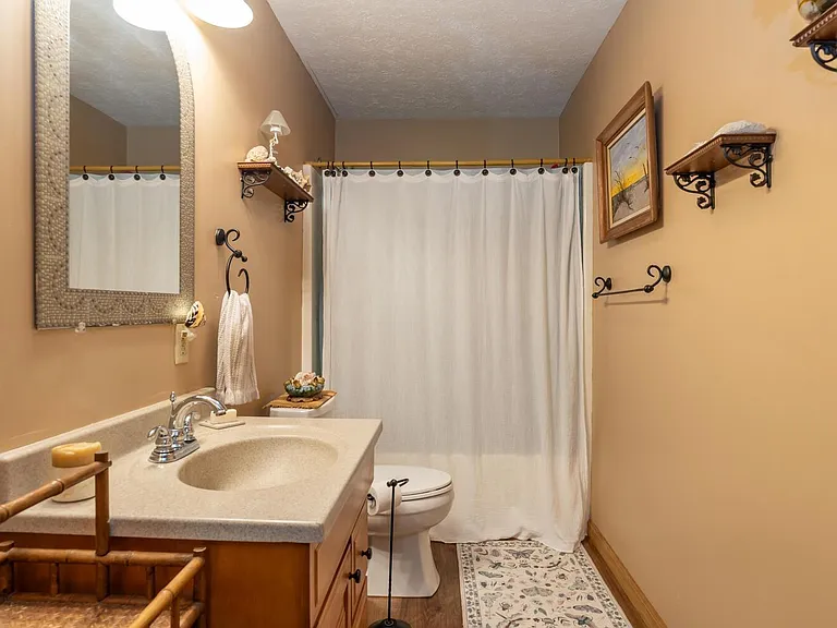 1106 W Countryside Ln — Photo 9