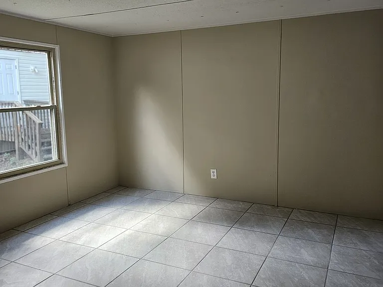 3118 Dudley Rd #35 — Photo 3