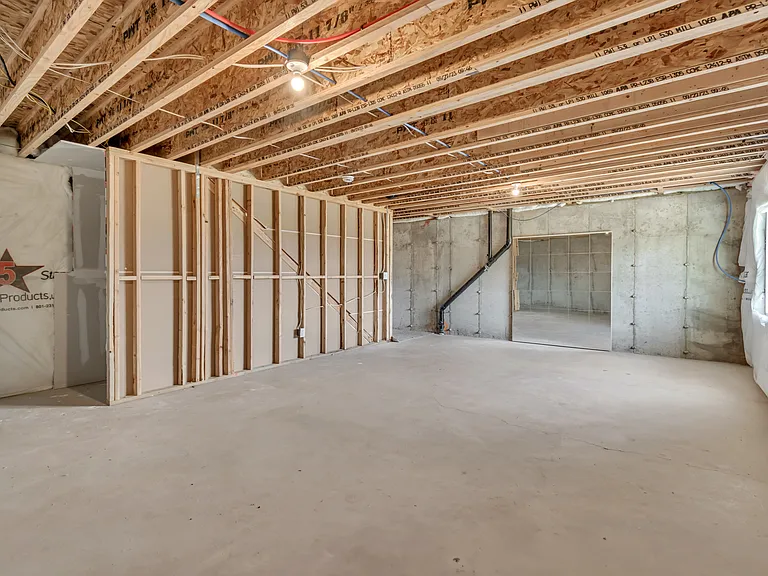 1593 N 1870 E — Photo 24