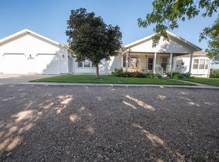 2950 99th Street Pl, Kearney, NE 68845