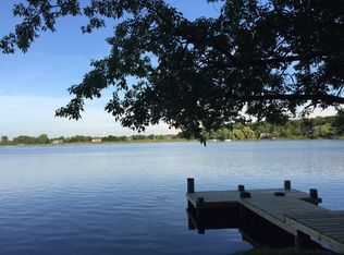 W300S10360 Lakeside Dr, Mukwonago, WI