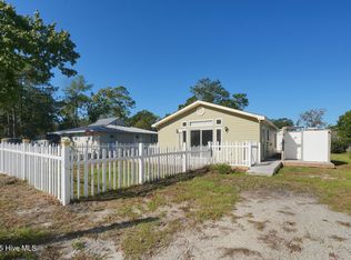 127 NW 10th St, Oak Island, NC 28465