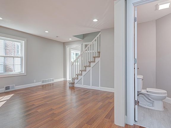 4th image of 10 Washington Ave Unit A
