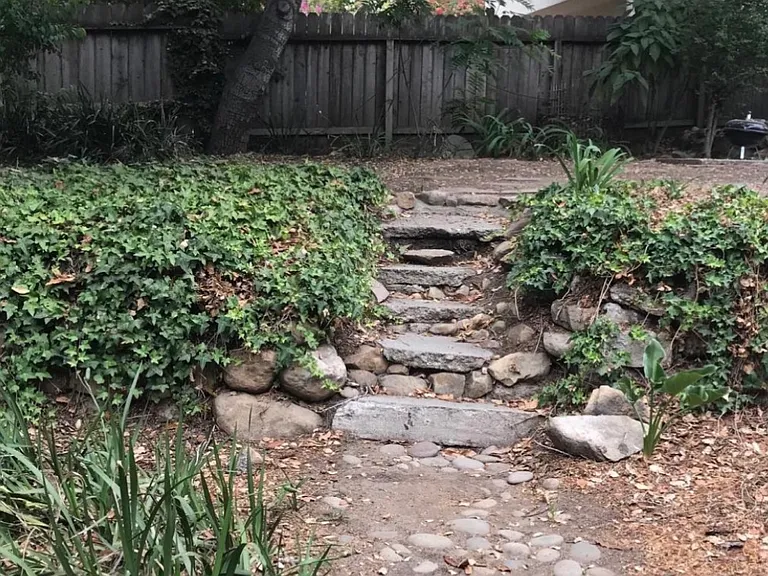2225 Chapala St — Photo 35