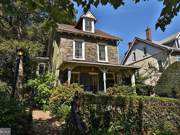 4th image of 121 E Upsal St