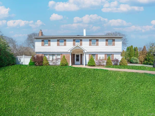 9 Michael Court, Centereach, NY 11720