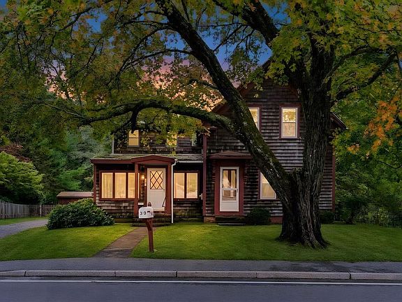 2nd image of 30 Cottage St