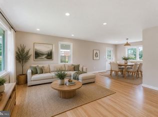 10914 Woodhaven Dr, Fairfax, VA 22030