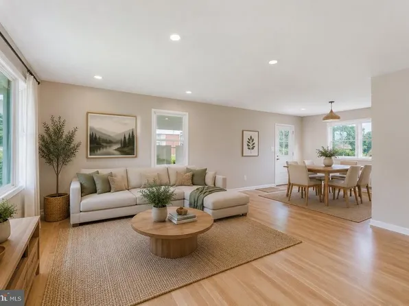 10914 Woodhaven Dr, Fairfax, VA 22030