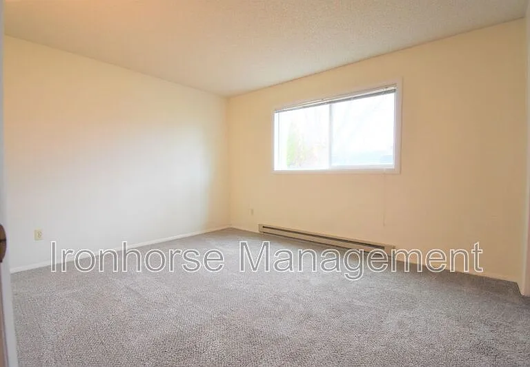 809 W Villard St #45 — Photo 4