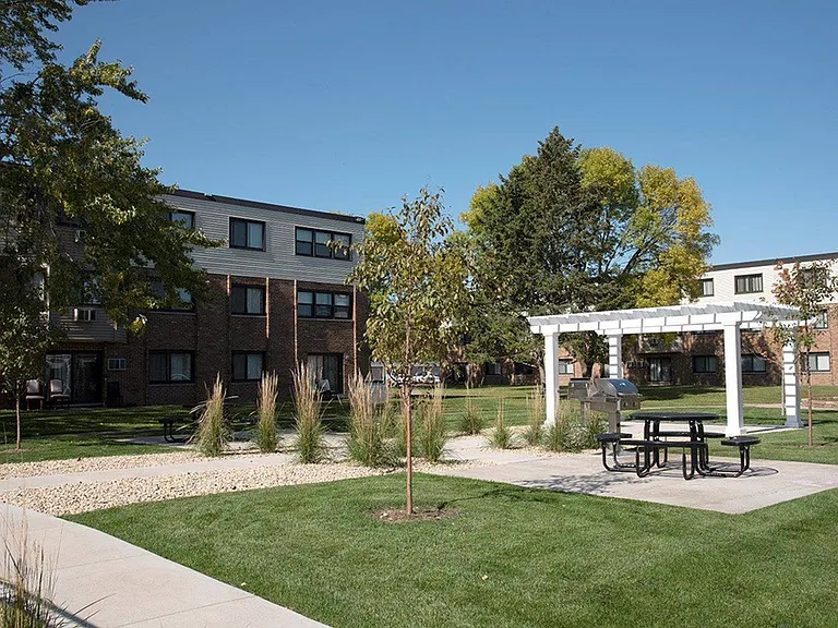 Ridgebrook Apartments — Photo 2