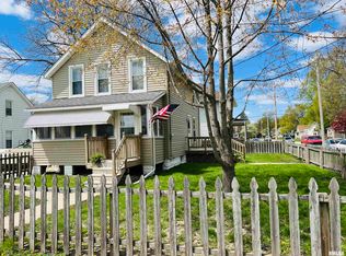 2401 15th St, Moline, IL 61265