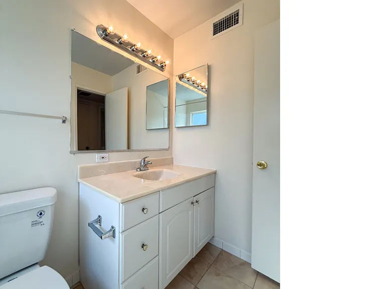 7 Davis Dr #G — Photo 7
