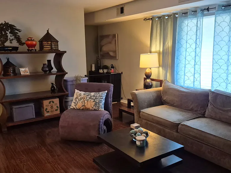 10437 S Austin Ave #D — Photo 2