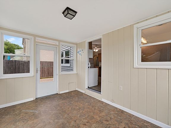 3rd image of 82 Parkside Ave