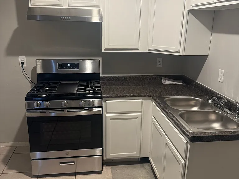 Imogene Apartments — Photo 7