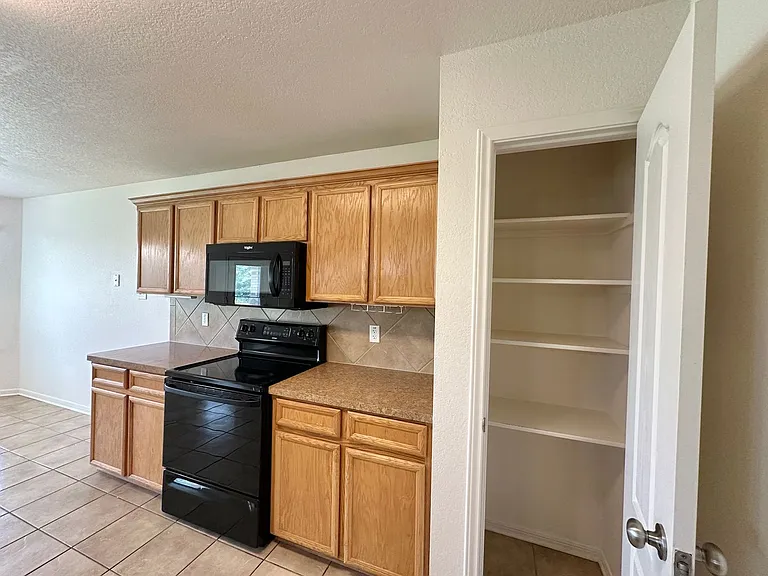 3709 Salt Fork Dr — Photo 8