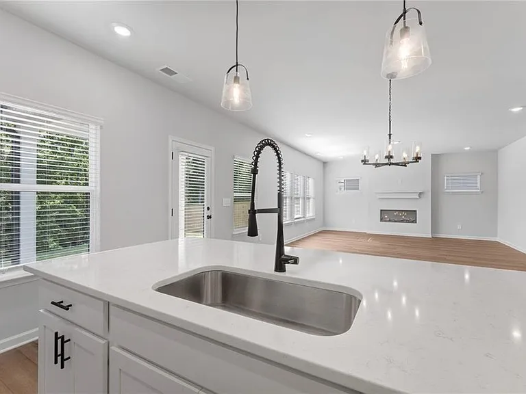 2929 Sweet Red Cir — Photo 28