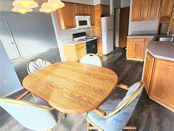 4th image of 5549 Ivy Ct #7-B