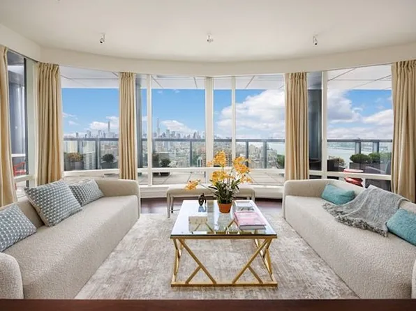 245 W 99th St APT Penthouse, New York, NY 10025