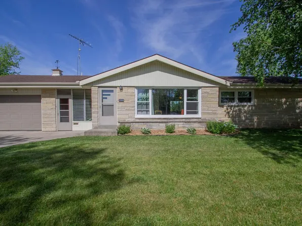 1006 Highland AVENUE, Watertown, WI 53098