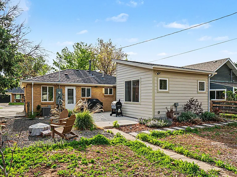 2216 S Clermont St — Photo 12