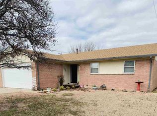 2002 Meadow Ln, Blackwell, OK 74631