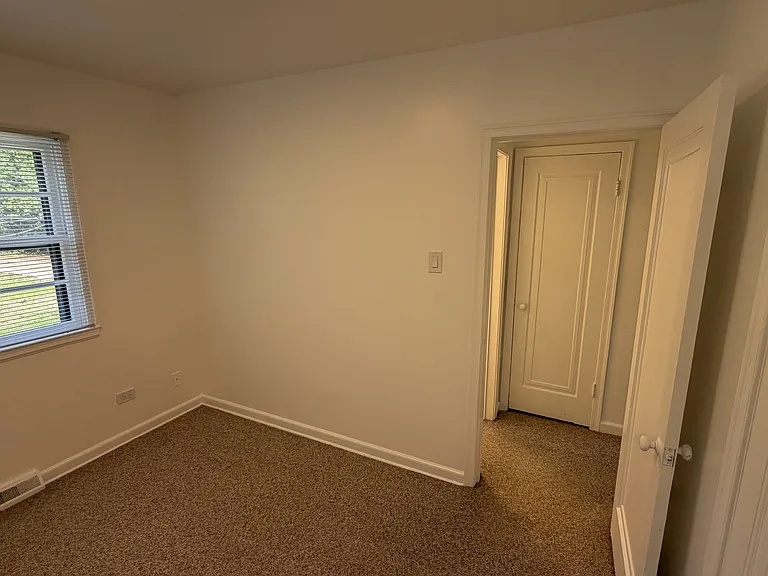 2525 S Clayton St — Photo 34