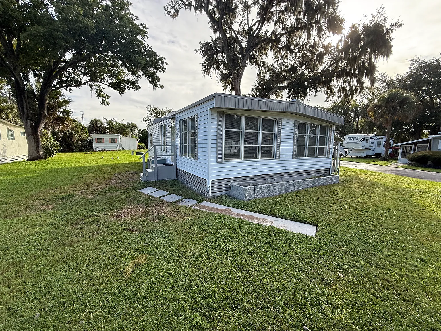 2 bed, $1,325 — Photo 2