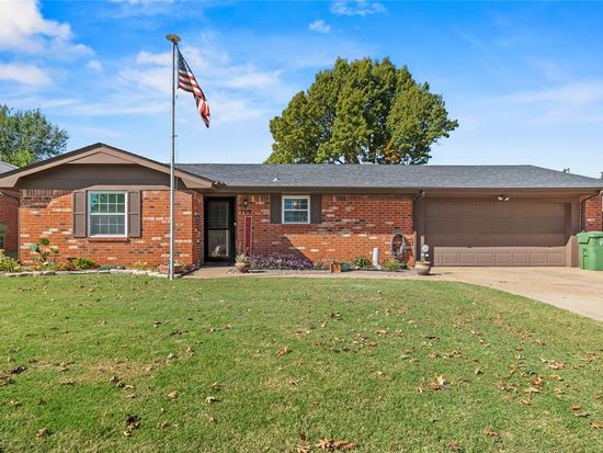 709 Queensboro Pl, Yukon, OK 73099